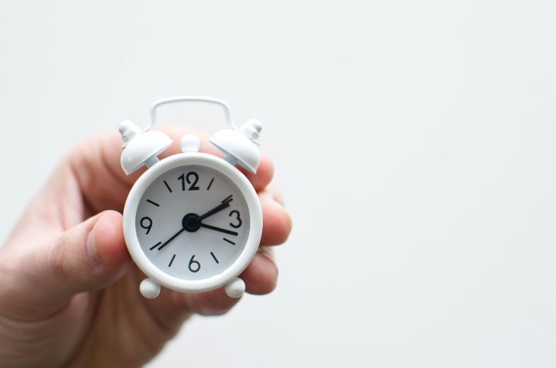 Clock to mark the hours of daylight for marijuana